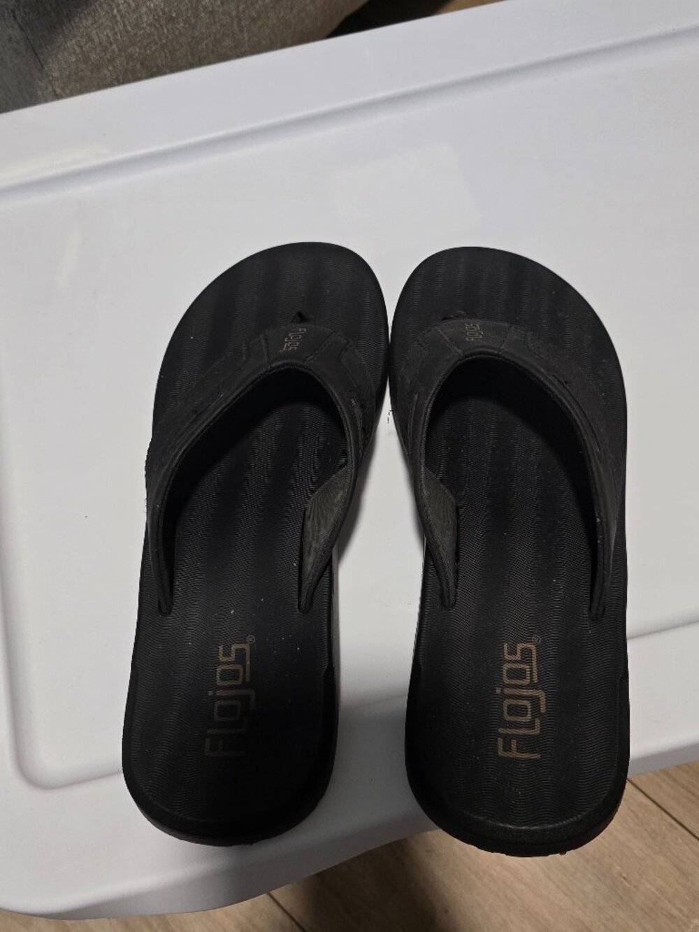 Flojos Men's Memory Foam Flip Flop Sandals size 9